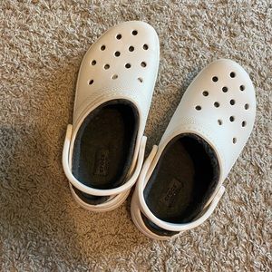 White fuzzy crocs womens 8